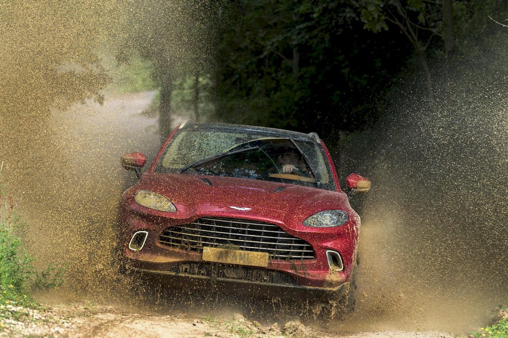 Aston Martin DBX testé sur route et hors route