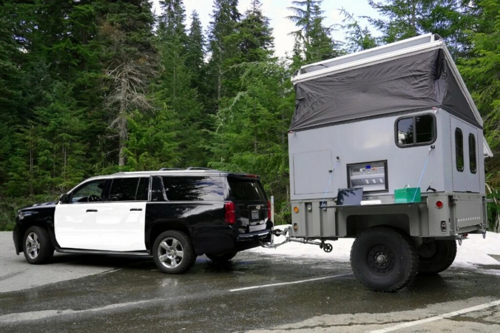 Comment transformer une roulotte en camping-car : le projet BluOasis BluMobile