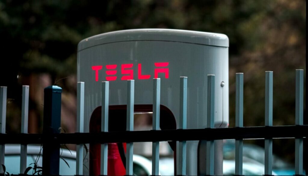 En Chine, des colonnes de voitures électriques fermées à cause de la canicule