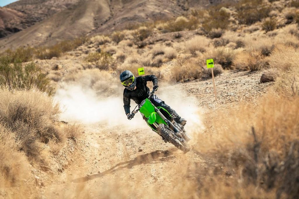 Gamme tout-terrain Kawasaki 2023 : KLX110R, KX250, KX450 et KX85