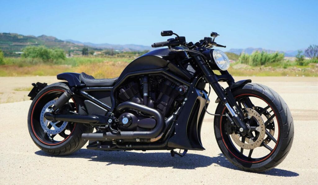 Harley-Davidson V-ROD Black Widow, ça ne devient pas plus noir que ça