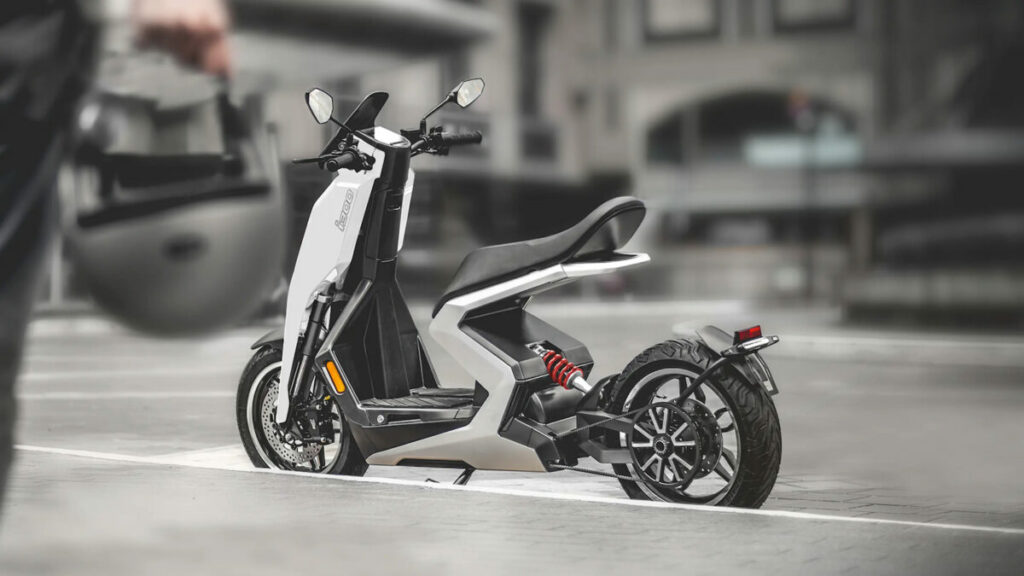 Le scooter électrique Zapp i300 fait ses débuts à Goodwood