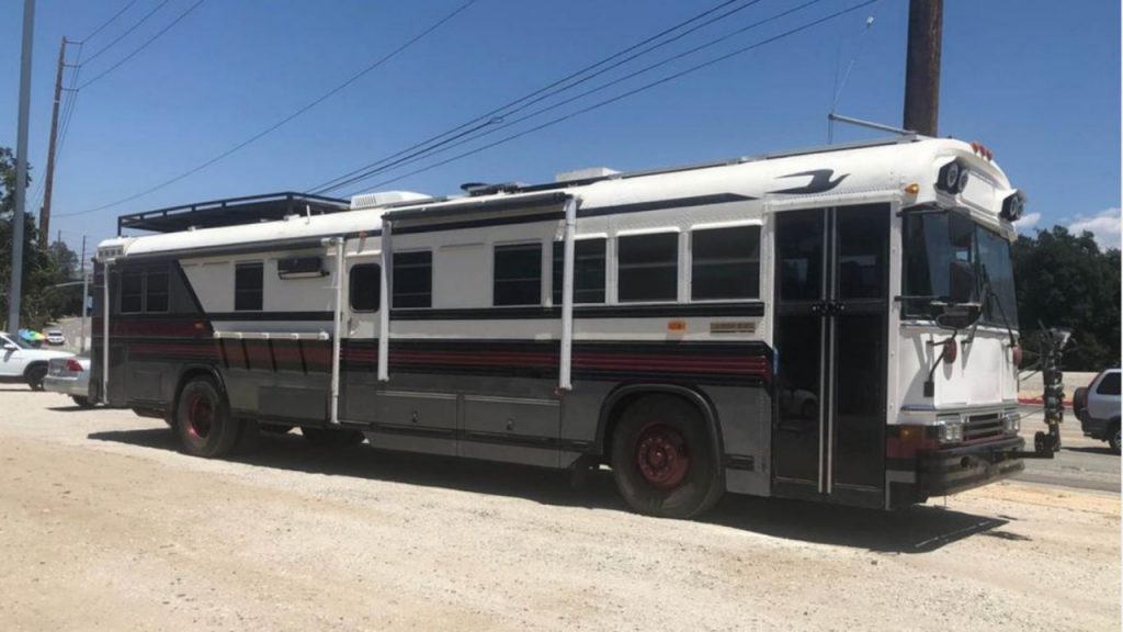 Le super camping-car dérivé d'un bus scolaire promet de l'espace pour tout le monde