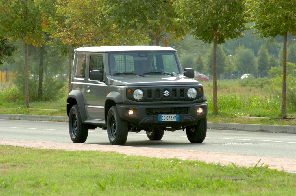 L'examen du Suzuki Jimny Pro Truck N1 avec essai routier