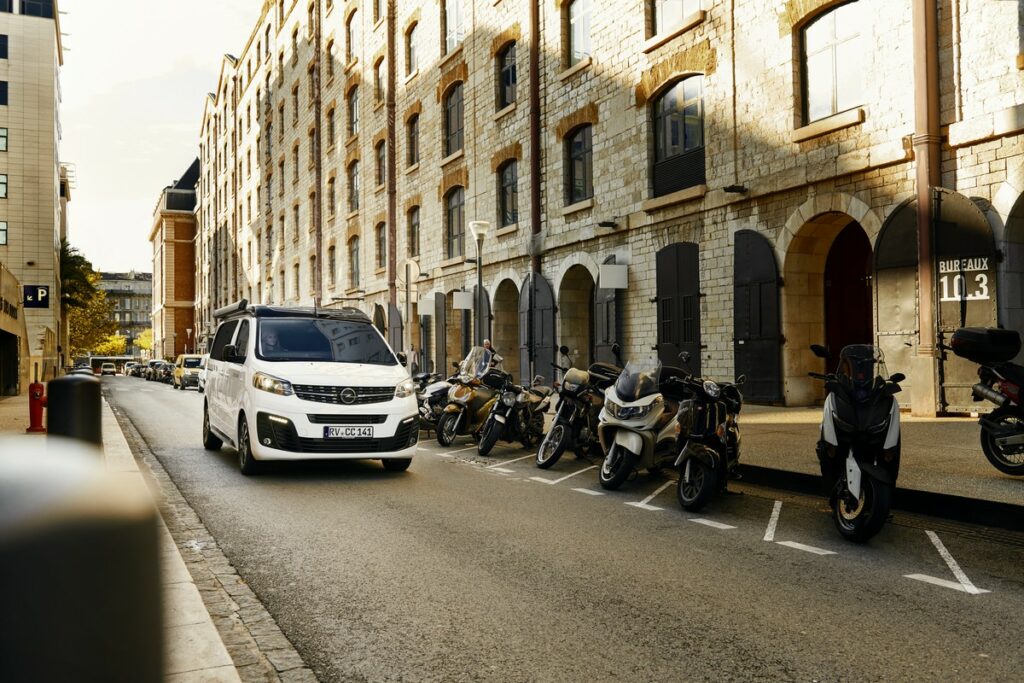 Opel Zafira-e Life Crosscamp Flex : le prototype de camping-car électrique à batterie