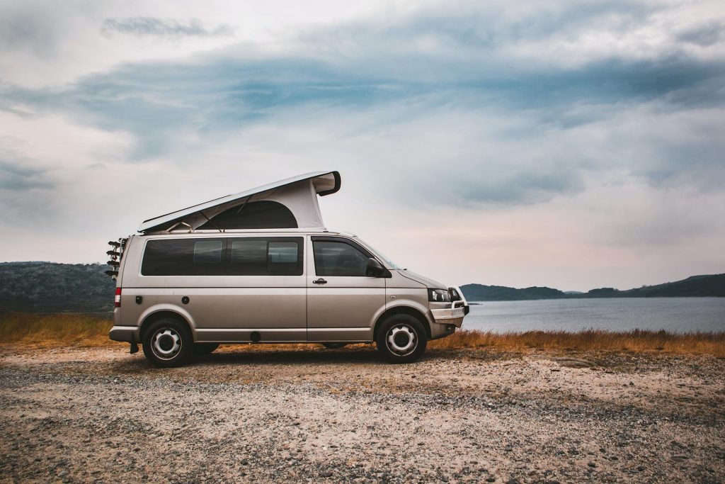Y a-t-il une exigence pour les ceintures de sécurité arrière sur les camping-cars ?