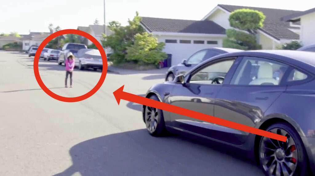 Youtube supprime les vidéos des tests avec la Tesla FSD Beta dans lesquels de vrais enfants et non des mannequins ont été utilisés.