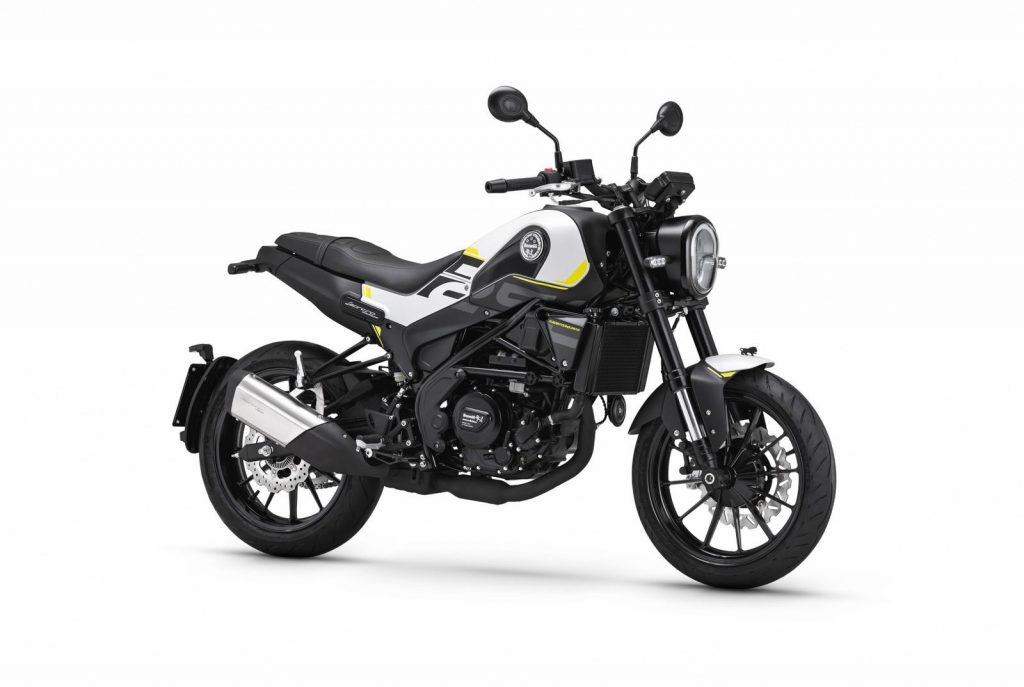Benelli Leoncino 250 2022 : le deux et demi pour les jeunes, facile et amusant