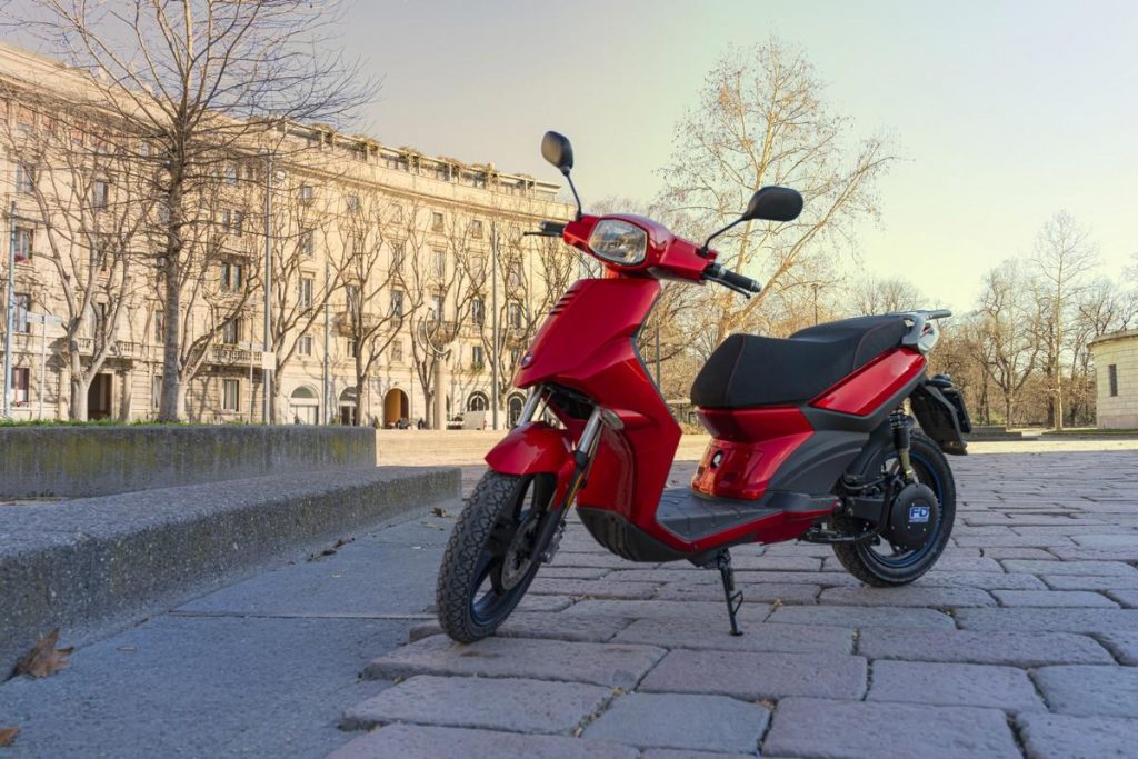 Trottinettes électriques FD Motors 2020 : F3-E et F5-E à partir de 3 190 €
