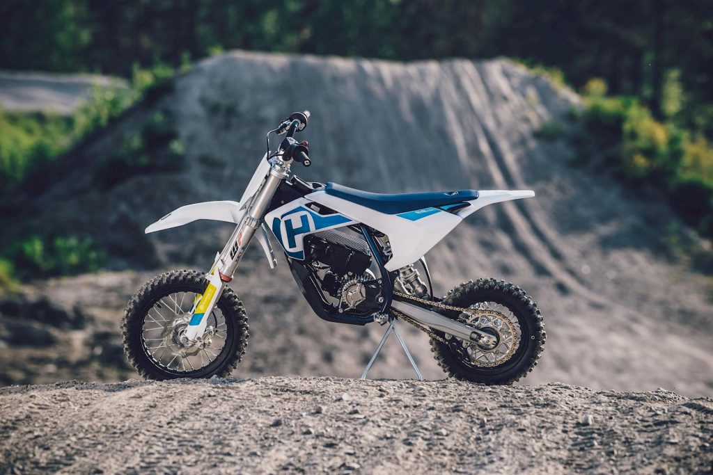 Husqvarna EE 5 est le vélo électrique pour apprendre à courir en motocross