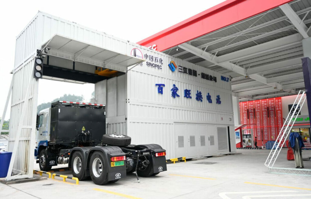 La Chine ne s'arrête pas : le swap de batterie arrive aussi pour les camions.