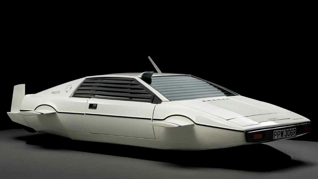 La Lotus Esprit Submarine Car de James Bond vaut 730 000 € !