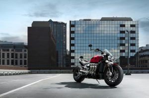 Triumph Rocket 3 R et GT édition spéciale 221 (1) Triumph Rocket 3 R et GT édition spéciale 221 (1)