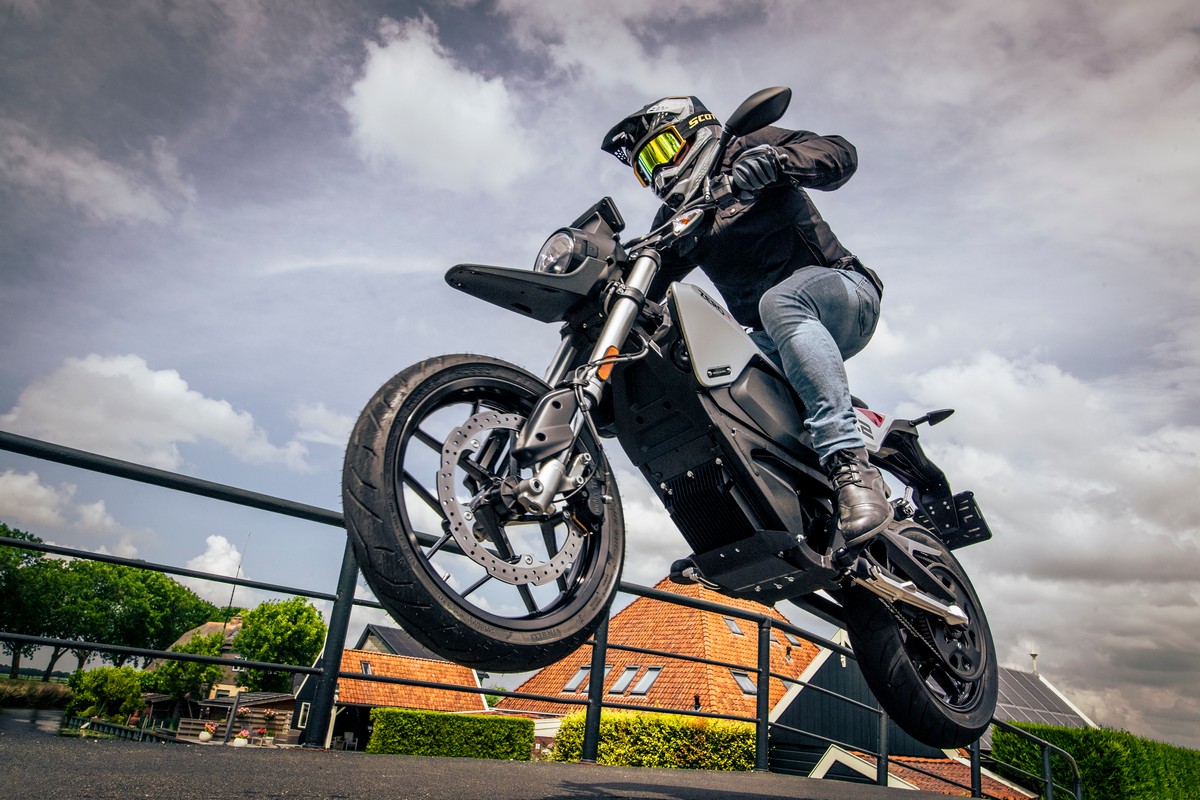 Zéro Motos FXE