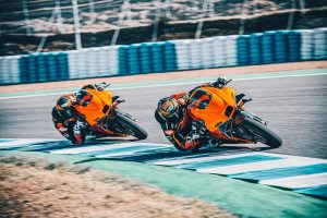 KTM RC8C (5) KTM RC8C (5)