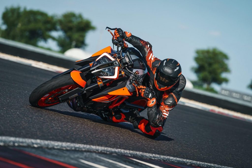 KTM 1290 Super Duke R et EVO 2022 : 180 ch pour la nouvelle Bestiali nue
