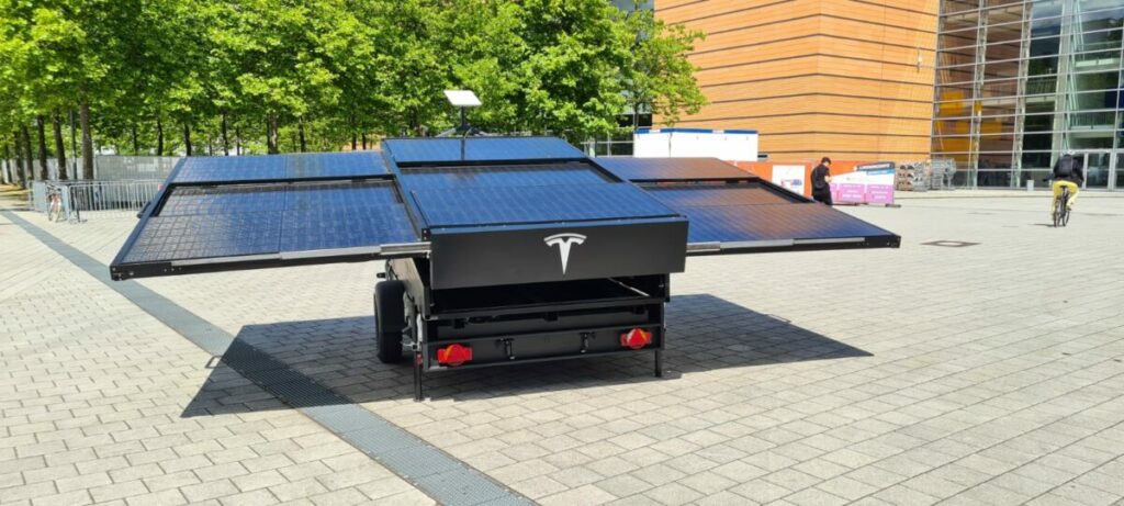 Les panneaux solaires de Tesla sont plus gênants qu'utiles