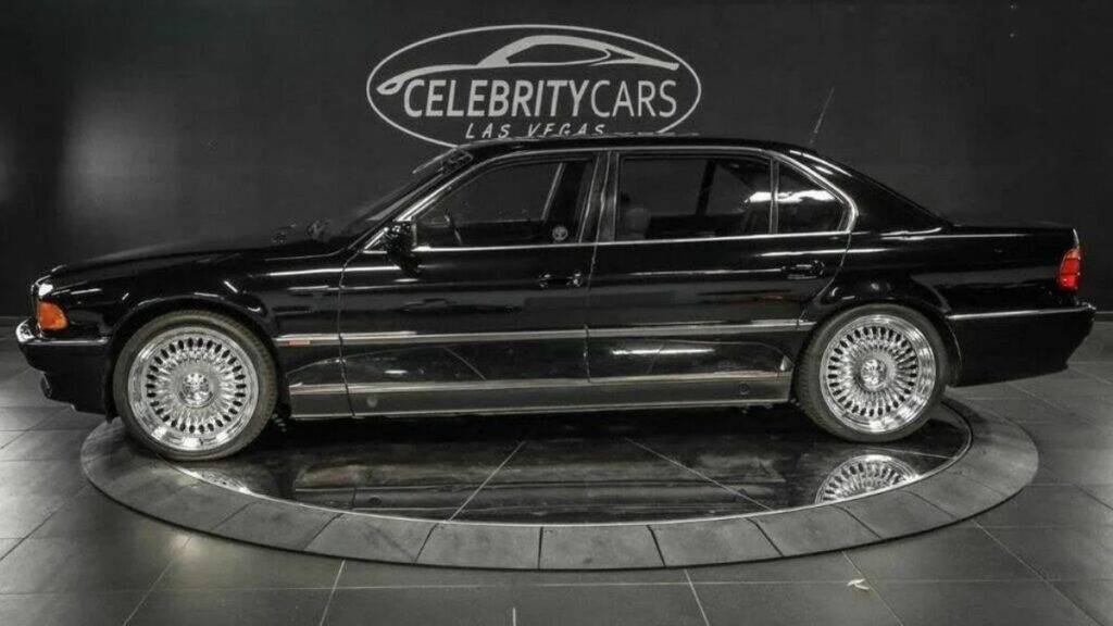 Oui, il est vraiment possible d'acheter la BMW Série 7 dans laquelle Tupac a été abattu