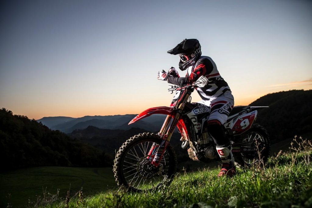 Vêtements moto Eleveit 2022 : toute l'actualité Touring, Urban et Off-road