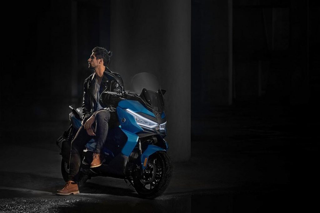 Voge SR4: les débuts du nouveau scooter à Eicma 2021