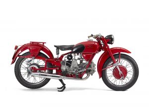 Musée Piaggio Moto Guzzi (7) Musée Piaggio Moto Guzzi (7)