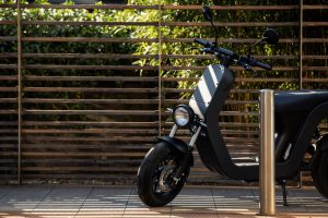 Scooter électrique ME (3) (grand) Scooter électrique ME (3) (grand)
