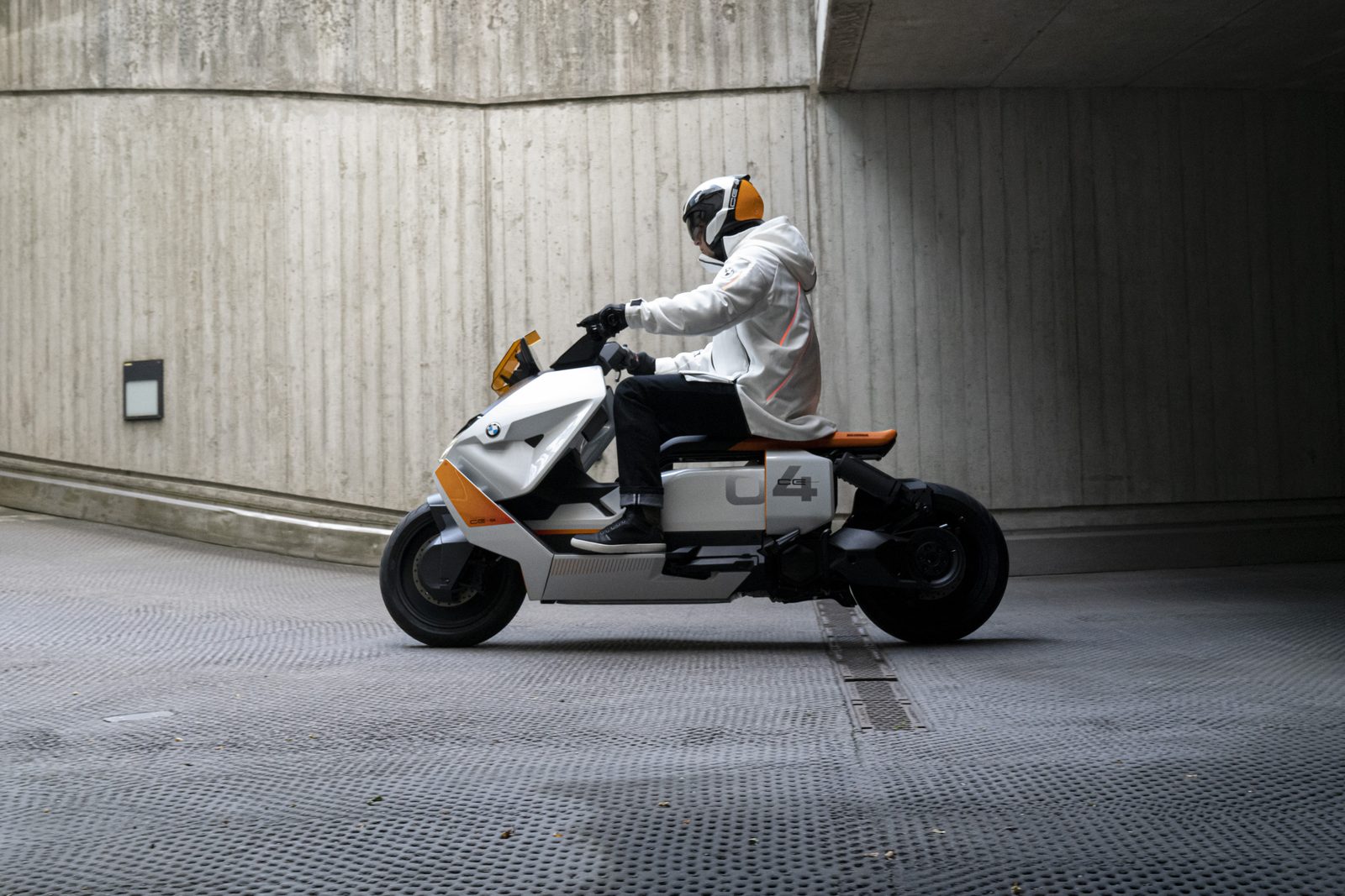 BMW Définition CE04