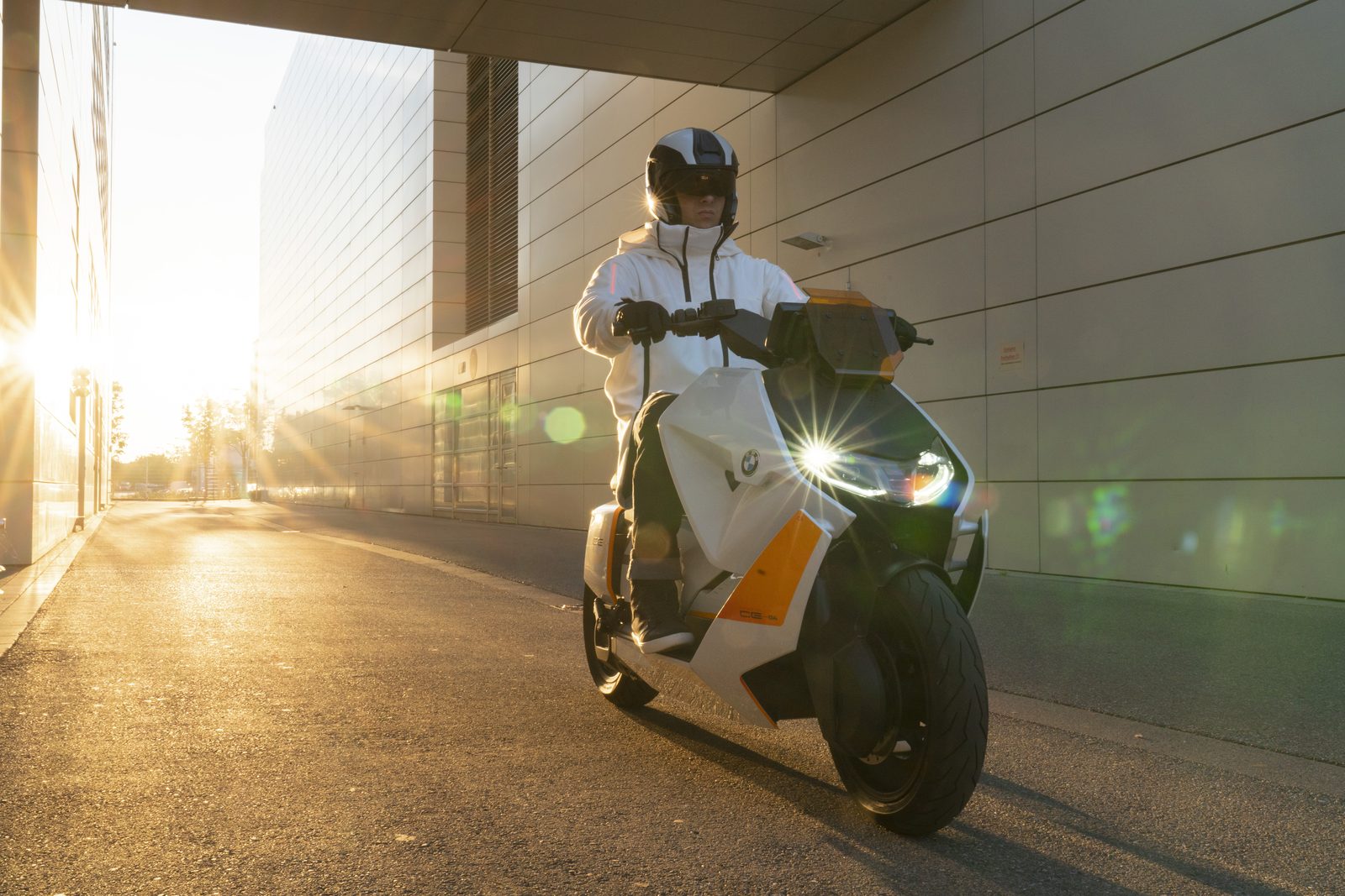BMW Définition CE04
