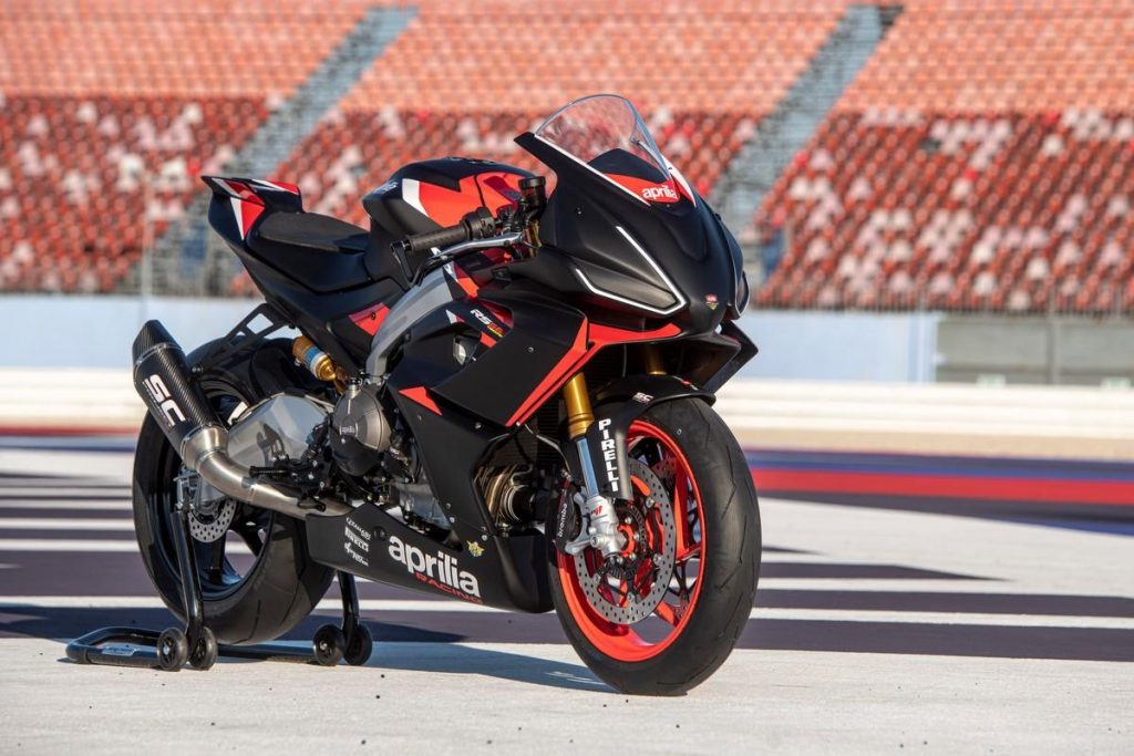 Aprilia RS 660 Trofeo : la moto sportive puissante et légère pour s'amuser sur la piste
