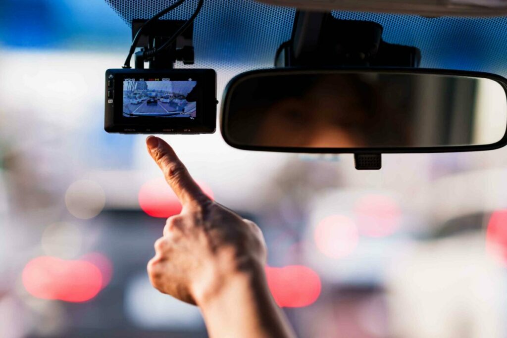 Caméra de tableau de bord pour voiture : tout ce que vous devez savoir