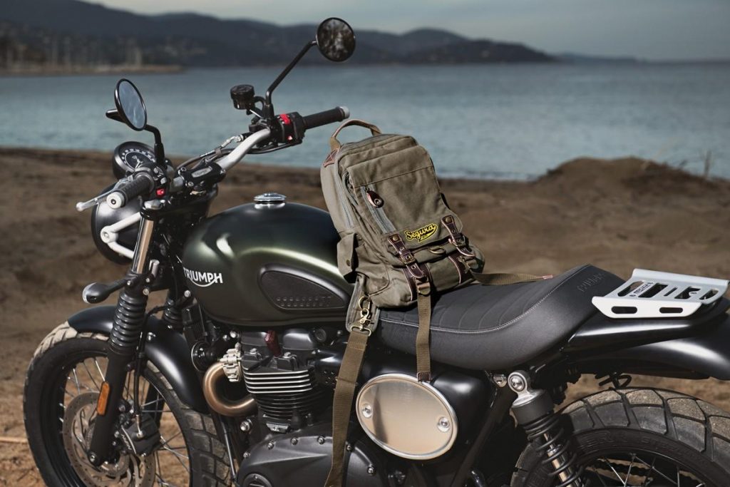 Casques et vêtements moto 2021 : style militaire pour deux roues