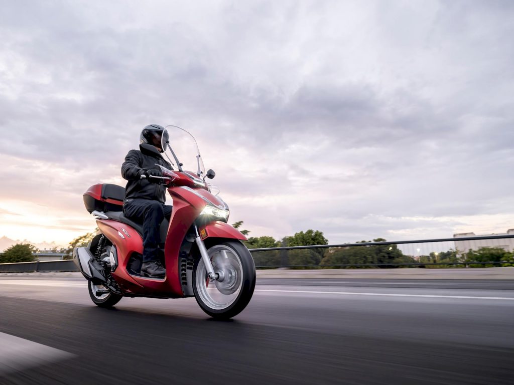 Honda SH350I 2021 : la cylindrée augmente et le design est encore plus élégant