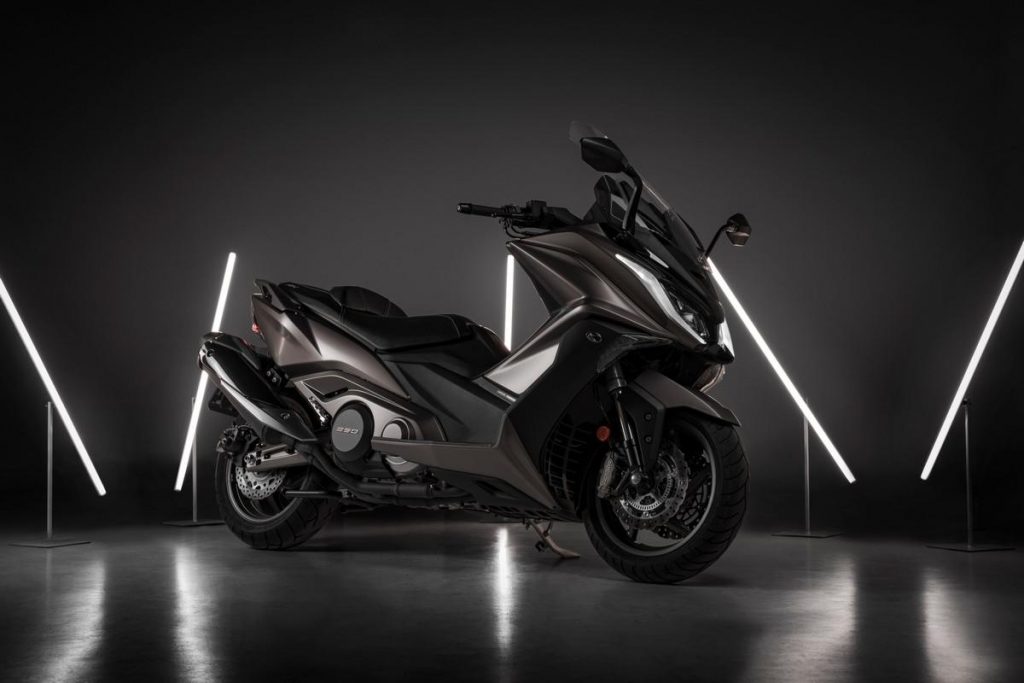 Kymco AK 550 ETS 2021 : le maxi scooter passe à l'Euro 5