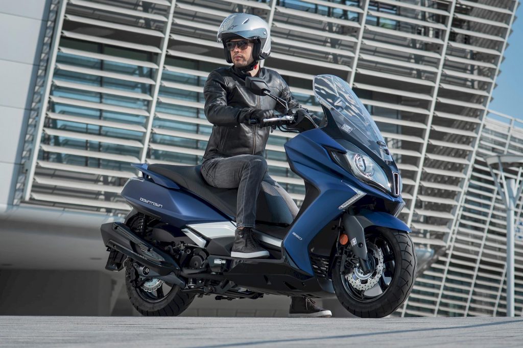 Kymco Downtown 350i TCS : gros scooter pour la ville et les longues distances