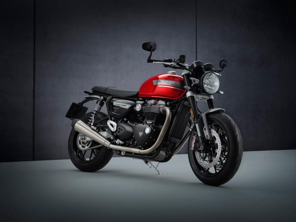 Plus de puissance pour la Triumph Speed ​​Twin 2021 pour une conduite encore plus sportive.