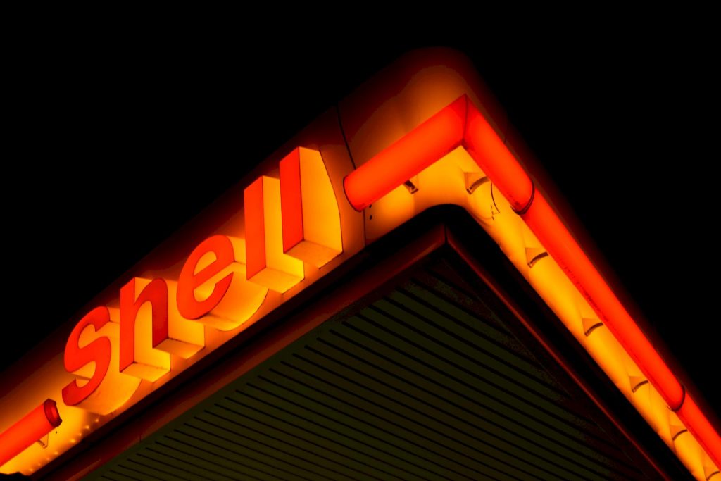 Files d'attente à la station-service avec de l'essence à 0,11 euros le litre par erreur