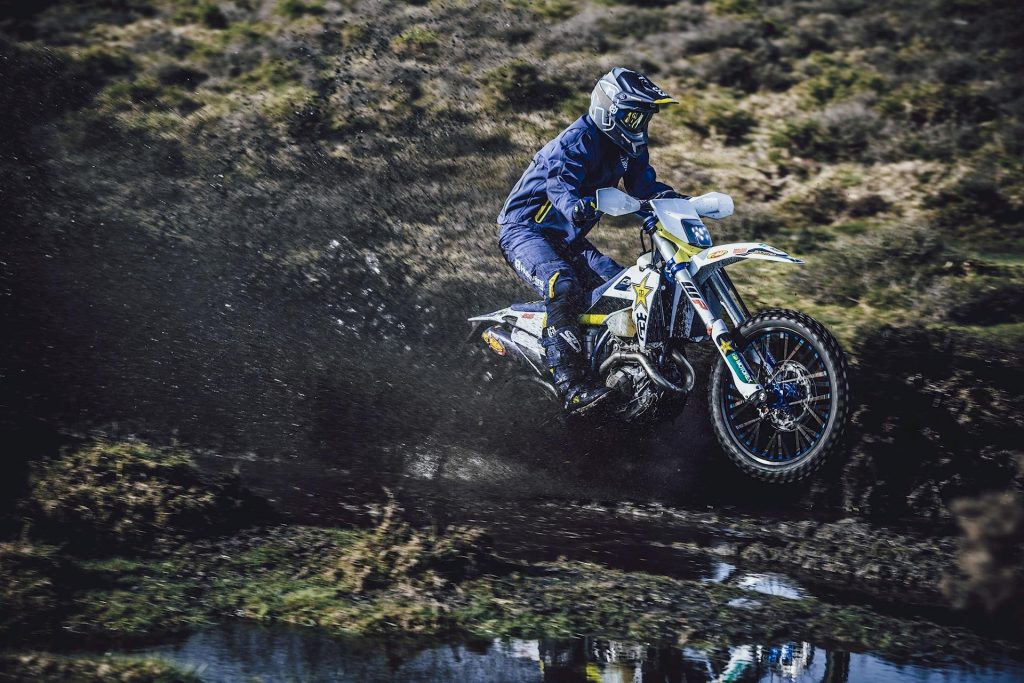Husqvarna : nouveau phare Led tout-terrain pour les modèles TE ou FE