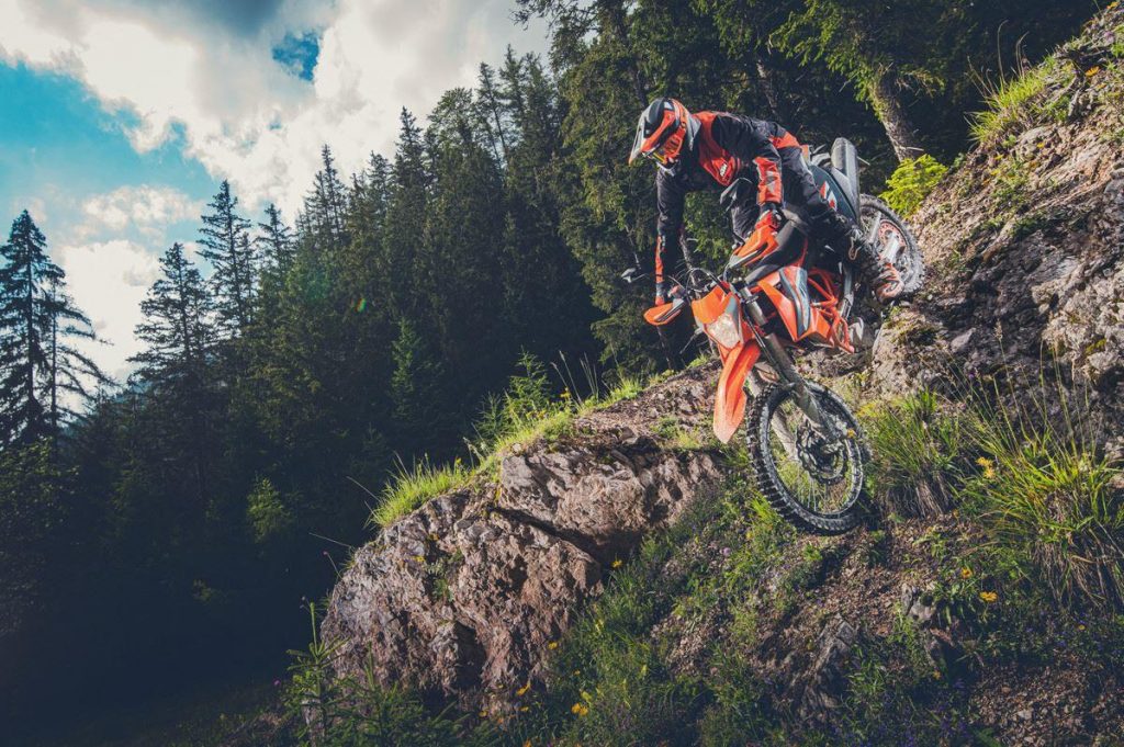 KTM 690 Enduro R 2021 encore plus polyvalente et fun !