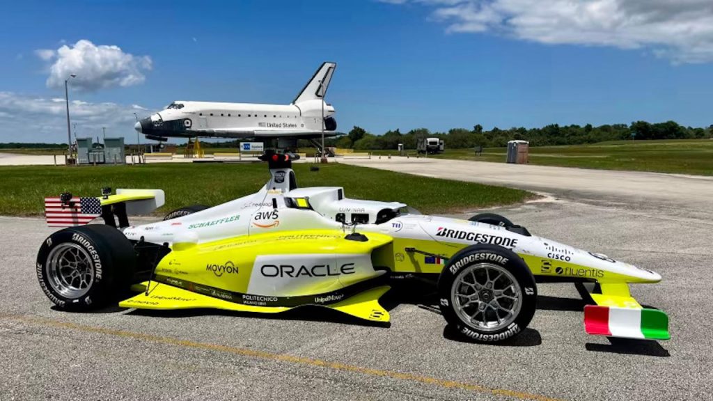 Le record de vitesse pour une voiture autonome appartient au Politecnico di Milano