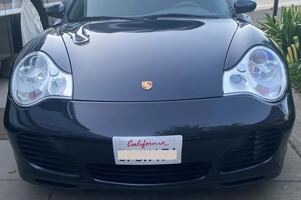 Les plaques autocollantes sont désormais légales en Californie