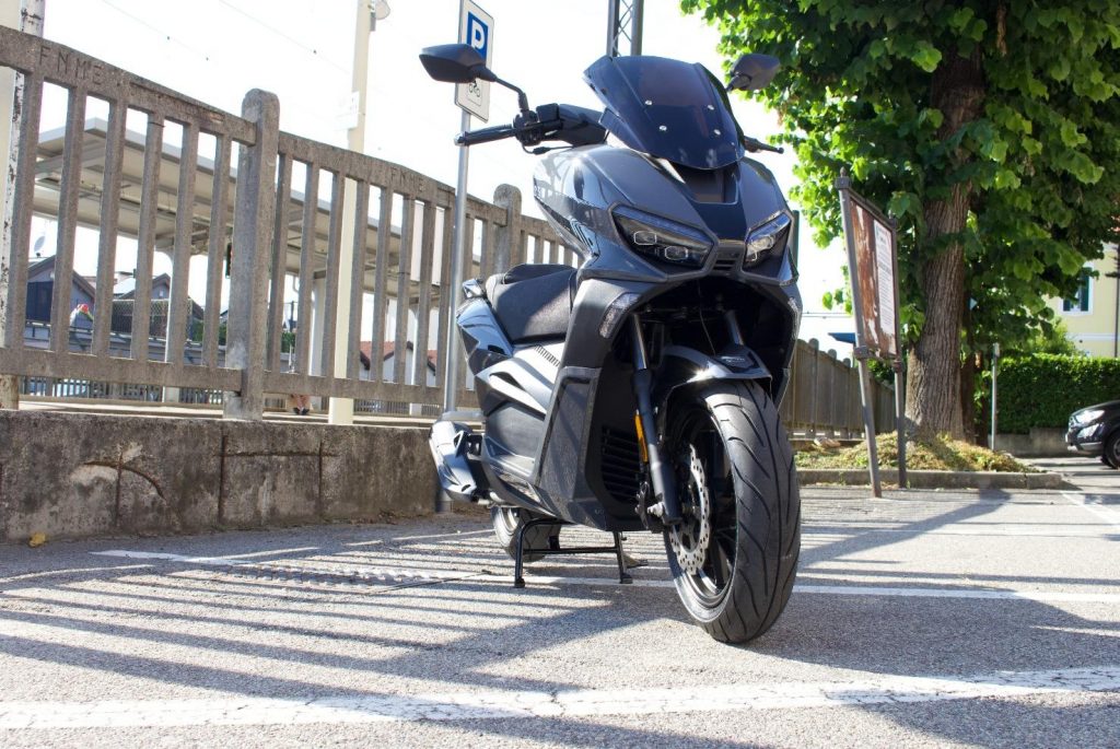 Scooter Overbikes Brera 125 : attitude sportive et look agressif
