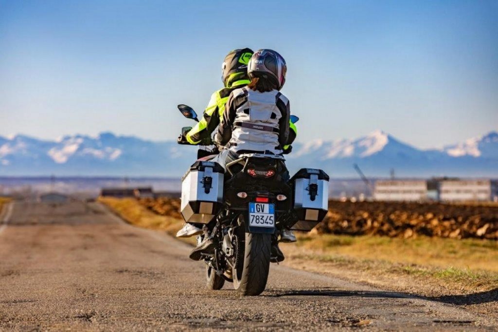 Valises latérales Givi Trekker Alaska : un confort de voyage absolu
