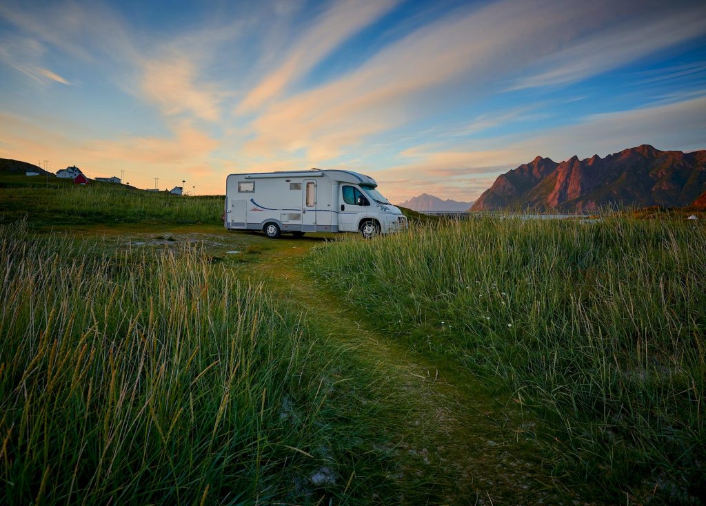 6 bonnes raisons de choisir des vacances en louant un camping-car, avec tous les conseils nécessaires.