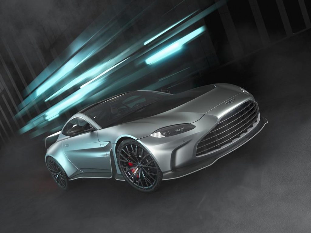 Aston Martin Vantage V12 : la plus puissante et la plus rapide