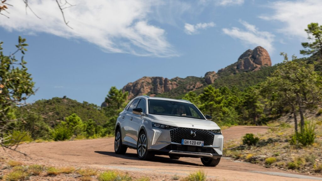 DS 7 PHEV : la preuve du SUV hybride en essai routier