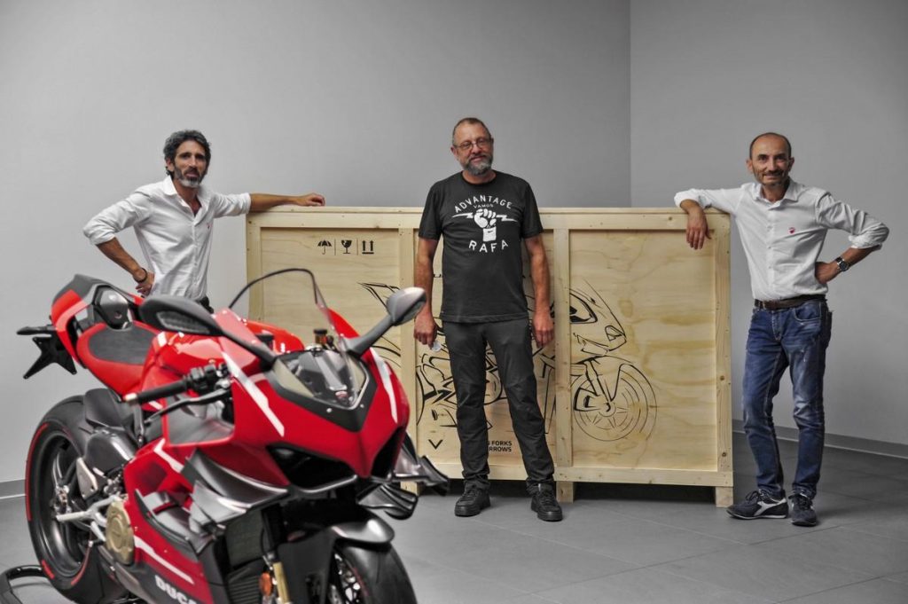 Ducati Panigale Superleggera V4 : la 001/500 livrée à Borgo Panigale