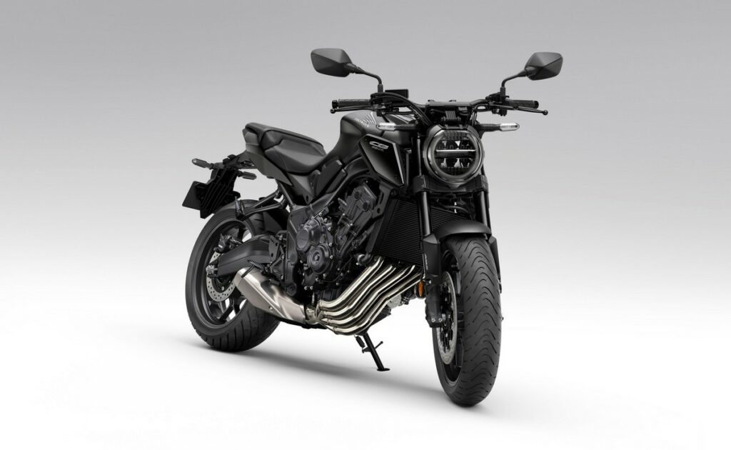 Honda CB650R 2023 : look essentiel et moteur très granuleux