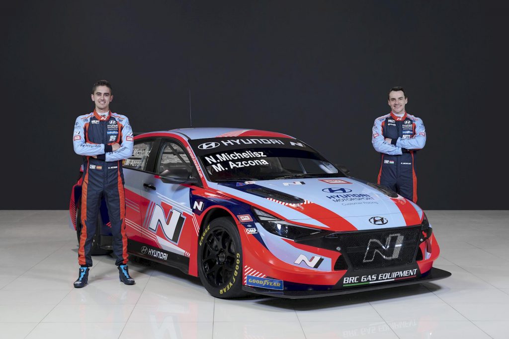 Hyundai Elantra N TCR : la nouvelle livrée et les pilotes officiels pour 2022