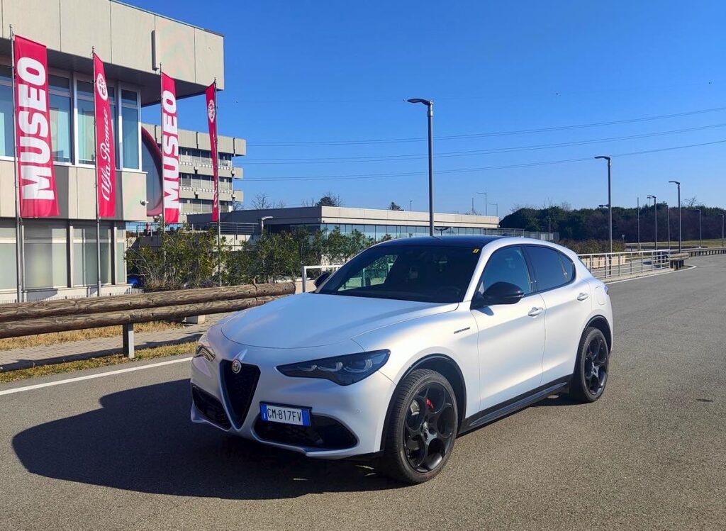 Je suis monté sur la nouvelle Alfa Rome Stelvio Competizione et… WOW !