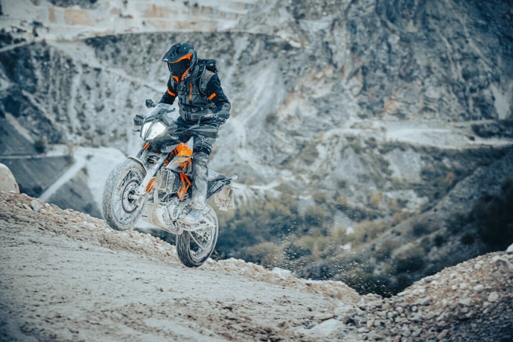 KTM 390 Adventure 2023 : le vélo conçu pour s'attaquer au tout-terrain léger